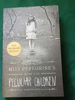 N12 Miss Peregrine's Home for Peculiar Children - By Ransom Riggs